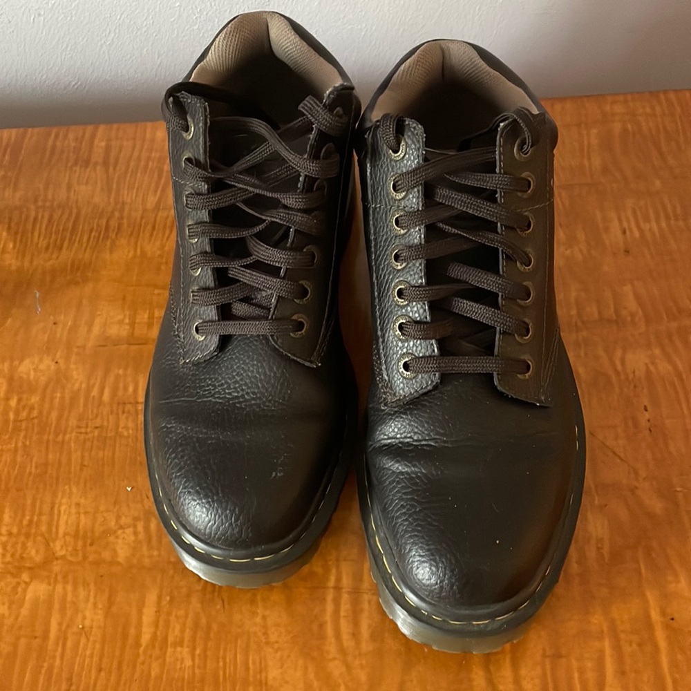 Men’s Doc Marten low cut boot